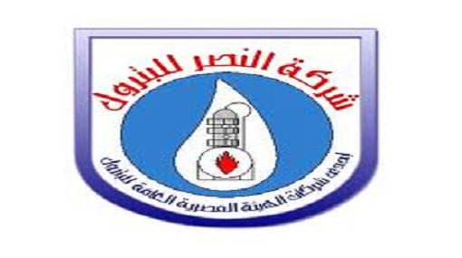 معامل تكرير البترول بالسويس تواصل عملها ..والجيش يقوم بتأمين المنشآت الحيوية