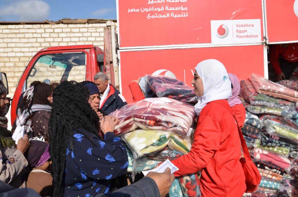 “فودافون” تطلق قافلة تبرعات لنحو 100 ألف أسرة فى 10 محافظات