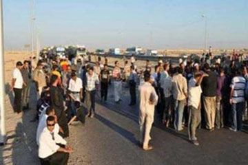 استمرار قطع طريق الشلاتين الدولي لليوم الثاني على التوالي