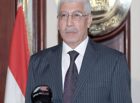 وزير المالية : مساعدات قطر 5 مليارات دولار دخلت المركزي بالفعل