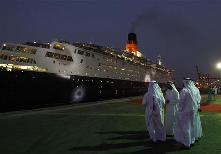 ترميم وتحديث السفينة “كوين إليزابيث 2” في دبي وتحويلها إلى فندق فخم عائم مع مركز تسوق