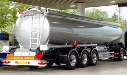 ضبط 457 ألف لتر بنزين و سولار قبل بيعها في السوق السوداء بكفر الشيخ