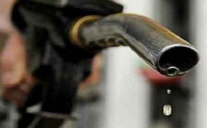 الاندبندنت: شركة بترول بريطانية تبيع وقودا ساما للدول الفقيرة