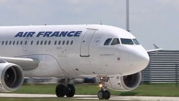 شركة الطيران الفرنسية “كيه إل إم” تعتزم إلغاء رحلاتها إلى طهران بحلول ابريل المقبل