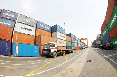 تراجع صادرات السعودية السلعية غير البترولية لشهر نوفمبر 2012