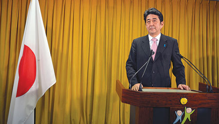 خبراء: خطة “آبي” تهدف لرفع شعبية حزبه ولا تحقق النمو المستدام