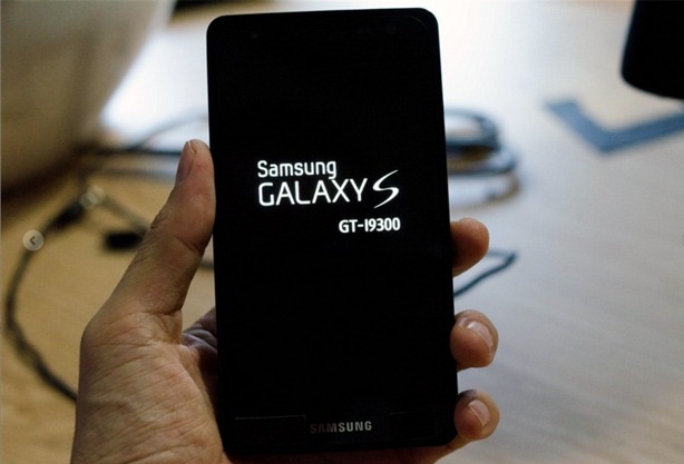 مبيعات سامسونج من هاتف “جالاكسي” تقترب من 500 جهاز في الدقيقة