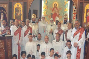 الجالية المصرية فى لندن تقيم قداس عيد الميلاد