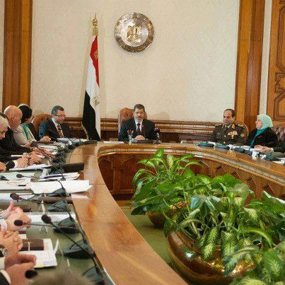 الرئيس مرسي يكلف الحكومة بدفع الاقتصاد وتحقيق العدالة الاجتماعية ودعم المزارعين