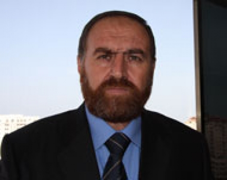 مسئول بغزة: دخول 10 آلاف طن من مادة “البيسكورس” المستخدمة في إنشاء الطرق من مصر