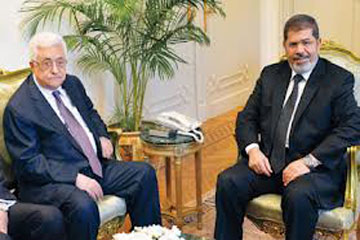 الرئيس مرسي يدعو ابو مازن لزيارة القاهرة 9 يناير