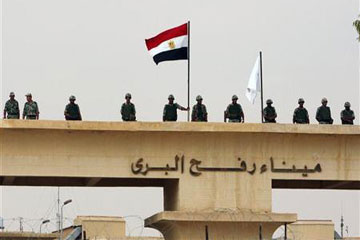 إصابة جندي مصري برصاص مهربين على الحدود في سيناء