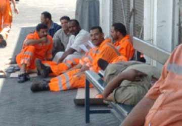 عمال مصنع حديد العين السخنة يقررون تعليق الإضراب والعودة للعمل الثلاثاء المقبل