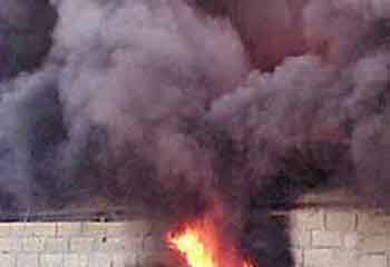 السيطرة على حريق بورش الأحذية بباب الشعرية ومصرع 6 عمال