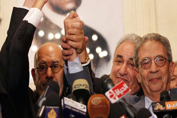 استطلاع: ثلث المصريين لا يعرفون جبهة الإنقاذ ..وموسى أفضل شخصياتها