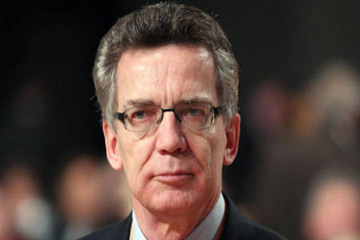 وزير الدفاع الألماني يبرر صادرات السلاح للخليج بالتهديد الإيراني