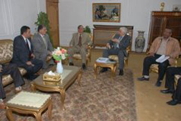 محافظ أسيوط :تعميم مبادرة “أفضل سلعة لأكرم شعب” بجميع الوحدات