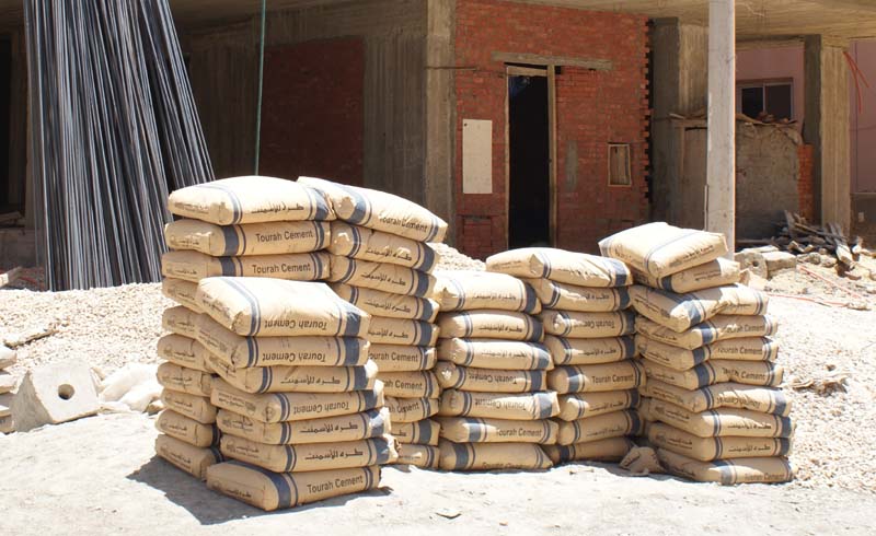 إرتفاع أسعار الأسمنت إلى 700 جنيه بسبب زيادة أسعار المازوت و الغاز