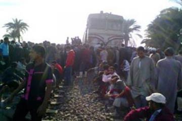 زكريا: انتظام حركة قطارات الوجه القبلي واستمرار توقف بحري