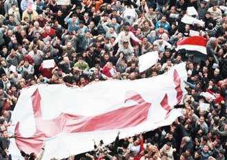 حركات سياسية تدعو للتظاهر فى “جمعة محاكمة نظام مرسى” وتحدد 4 مطالب أبرزها إقالة النائب العام