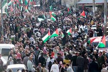 تظاهرات فلسطينية تضامنا مع مضربين عن الطعام بالسجون الإسرائيلية