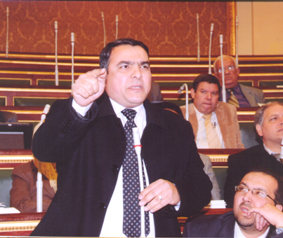 “قنديل” لعضو الشورى المعتصم : ندب قاضى للتحقيق فى احداث بورسعيد ..والنائب : اعتصامى مستمر