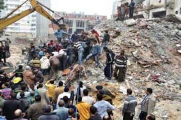 ضبط المقاول المتسبب في إنهيار العقار بمحرم بك المنكوب