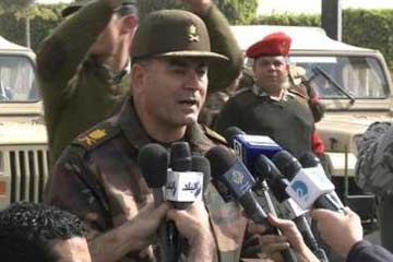 قائد الجيش الثالث يلتقى الصيادين بالسويس ويطالبهم بالحفاظ على القناة