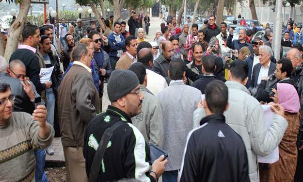 عمال شركة اسكندرية للأسمنت يهددون بوقف خط الإنتاج الرئيسى