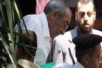 ترحيل زكريا عزمى من طره إلى مديرية أمن القاهرة للإفراج عنه