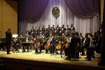 أغنيات وطنية وأناشيد دينية لفرقة التخت العربي بمسرح الجمهورية