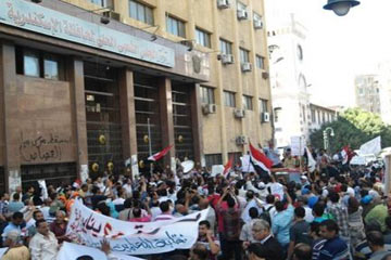 مسيرات بالإسكندرية والشرقية في الذكرى الثانية لتنحى مبارك