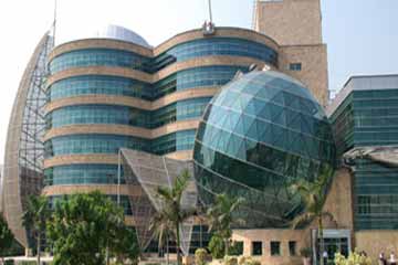 مستشفى سرطان الاطفال تخرج أول دفعة من برنامج الموارد البشرية