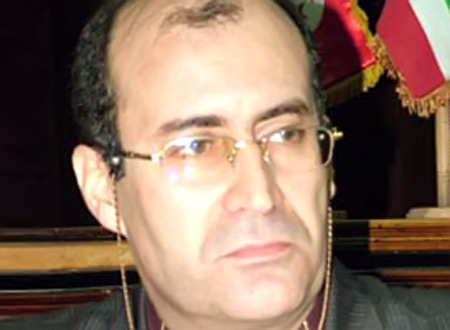 حشمت يطالب بصرف تعويضات نزع ملكية أراضي الطريق الدولي الساحلي برشيد