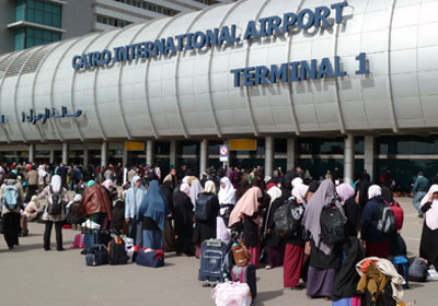 وصول مصريين مرحلين من لبنان لمخالفتهما شروط الإقامة