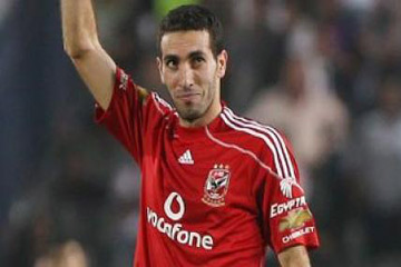 صحيفة إماراتية لأبو تريكة : أنقذ سمعة اللاعب المصري