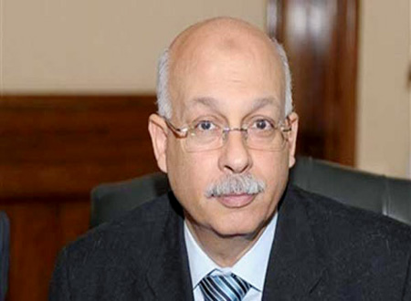 وزير الصحة  ينهى عمل رئيس الهيئة القومية للرقابة والبحوث الدوائية