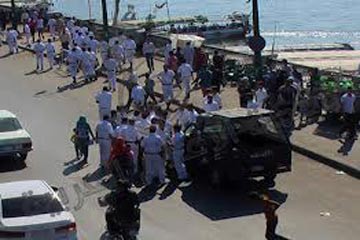 القبض على 15 متظاهرا وفتح طريق كورنيش النيل