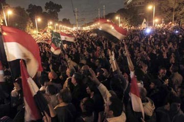 النيابة:حبس 12 متهما بارتكاب شغب امام الاتحادية 4 أيام