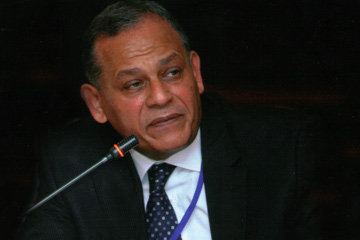 السادات يطالب بعدم السماح لقيادات حماس بعقد اجتماعات سرية بالقاهرة