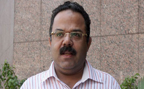 رئيس « مواطنون ضد الغلاء » في حواره مع «البورصة»: المستهلك يدفع فاتورة زيادة الأعباء الضريبية والجمركية .. وغياب الرقابة يضعه في مرمي النيران