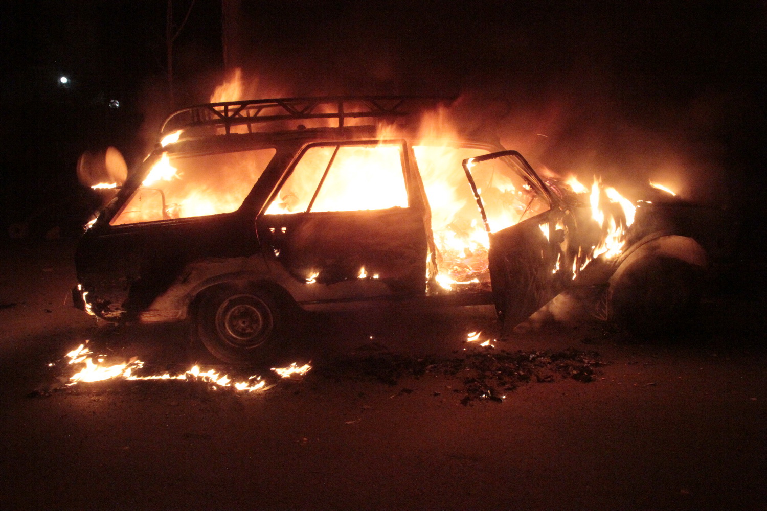 المقطم ليلا 22-3-2013