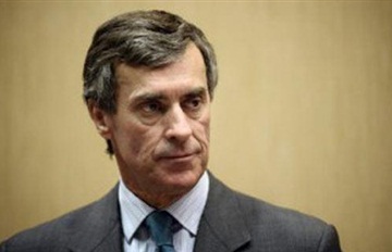 استقالة وزير الموازنة الفرنسي بعد الاشتباه بامتلاكه حسابا مصرفيا في سويسرا