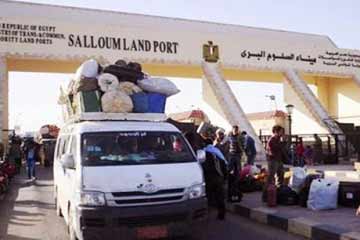 أهالي السلوم يقطعون الطريق الدولي بسبب فرض تأشيرة دخول لليبيا