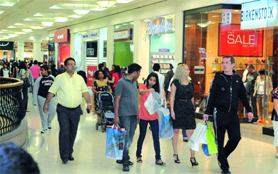 الغرف الفندقية في دبي تتخطى 100 ألف 2015