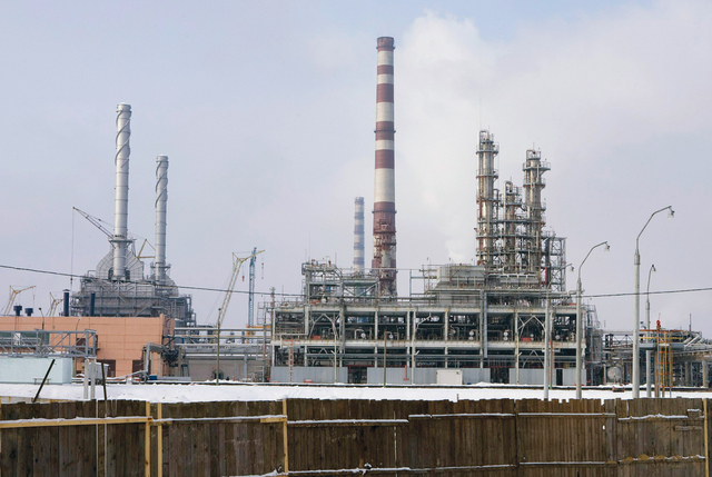 محتجون يستهدفون حقلا نفطيا لشركة الواحة في ليبيا