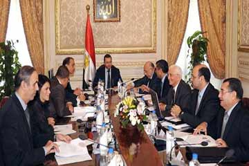 الحكومة توافق على إعادة النظر في قرار وقف إنشاء القنوات الفضائية