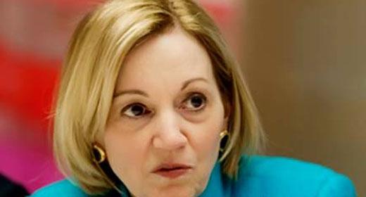 السفيرة الامريكية تزور مركز التميز بالغرفة التجارية بالاسكندرية