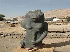 اكتشاف 14 تمثالا لإلهة الانتقام في مصر الفرعونية “سخمت” بالأقصر