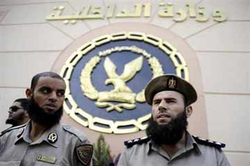 الضباط الملتحون يواصلون اعتصامهم لليوم الـ 15 على التوالى